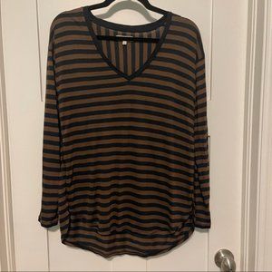 Madewell size small brown and black striped long sleeve t-shirt!